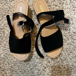 Soda Women's Black Sandals Size 4